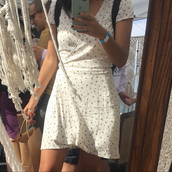 Brandy Melville Dresses & Skirts - Brandy Melville Blue Flower Dress